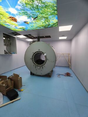 قیمت خوب اتاق محافظ RF با اثربخشی محافظ 100 دسی بل با اندازه اتاق قابل تنظیم و امپدانس ورودی 50 اهم برای تست EMC آنلاین