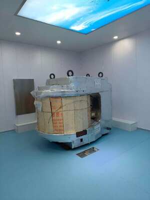 قیمت خوب اتاق محافظ RF با اثربخشی محافظ 100dB و پنجره شیشه ای محافظ RF چند لایه ای برای MRI قفس فارادی سفارشی آنلاین